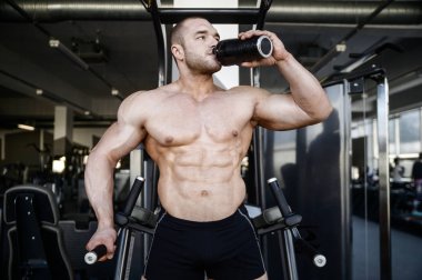 Best Foods To Build Muscle And What To Avoid (8 Important Foods)