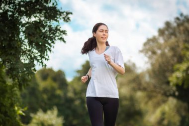 How Running Improves Mental Health (4 Important Benefits)